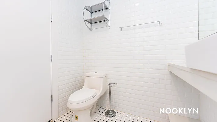 Rented by Nooklyn NYC LLC | media 16