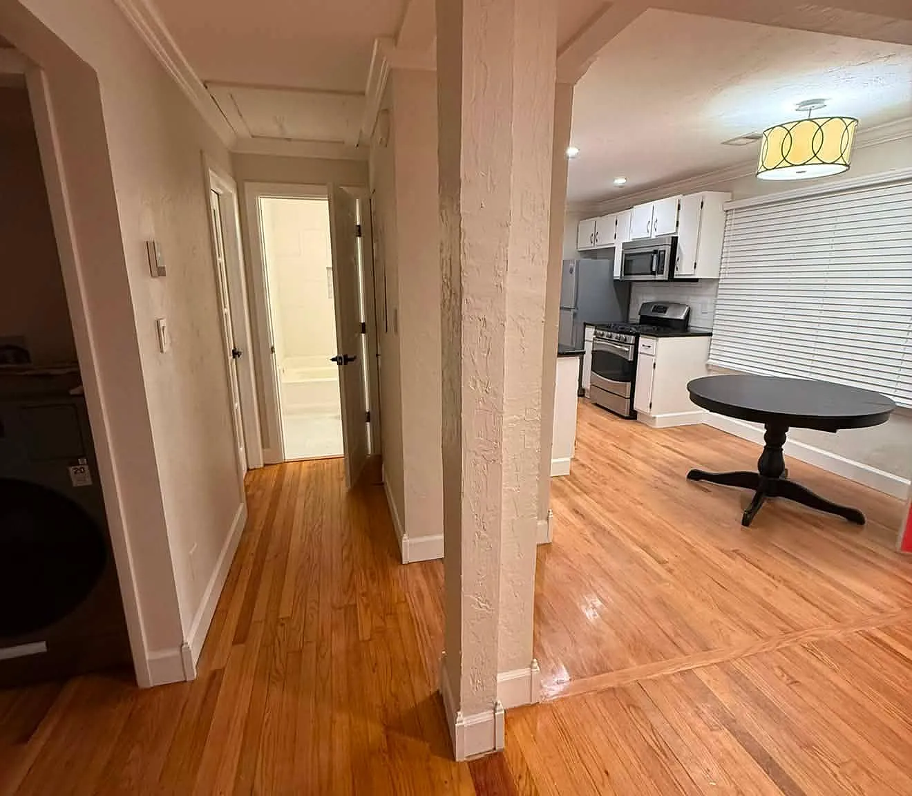 2 bed, 956 sqft, $2,500 — Photo 4