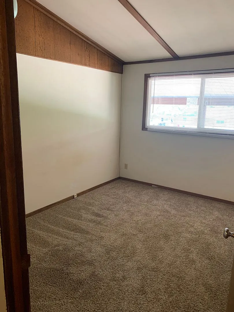 One Bedroom Units located at 1305 Foothill Ave in Schofield — Photo 4