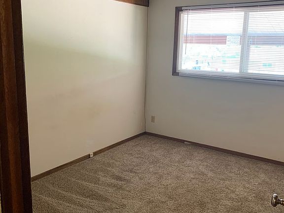 4th image of 1305 Foothill Ave
