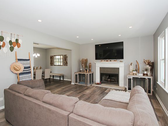 2nd image of 465 Spring Ridge Dr