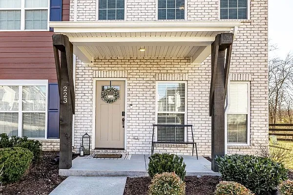 2 bed, 2.5 bath, 1306 sqft, $2,300 — Photo 4