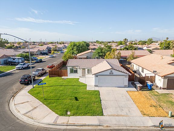 5th image of 654 Desert Willow St