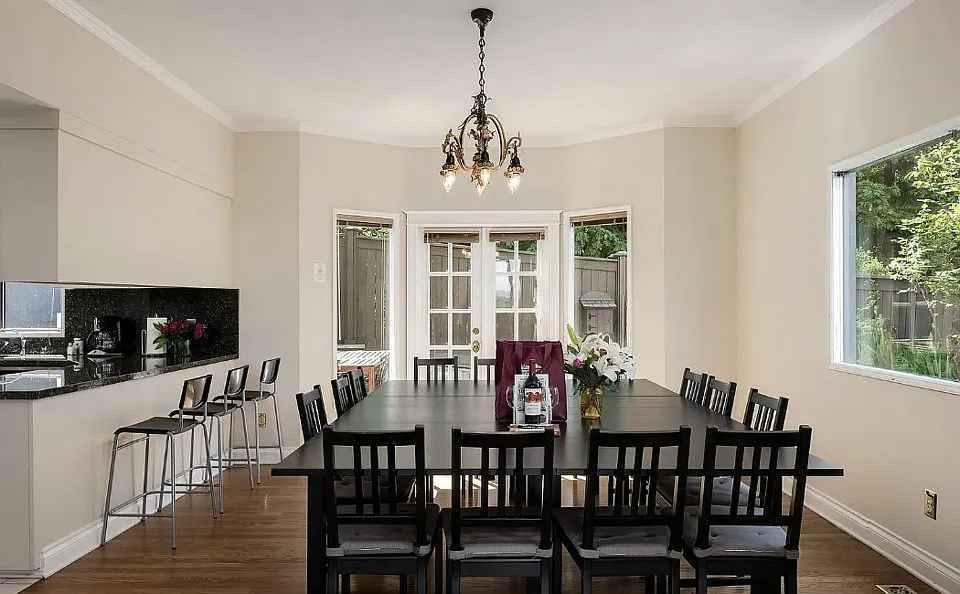 7 bed, 3900 sqft, $7,950 — Photo 4