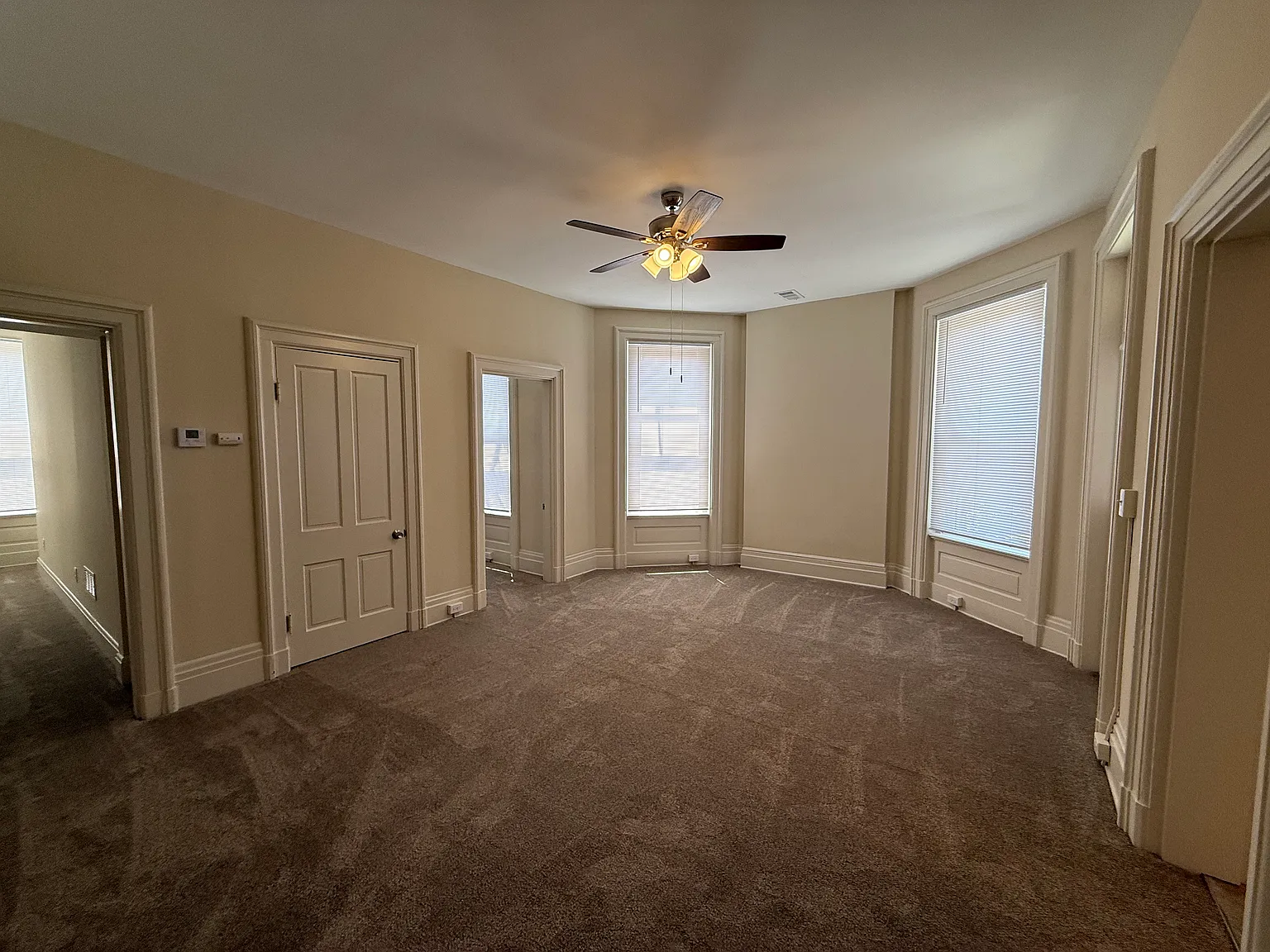 3 bed, $2,400 — Photo 2