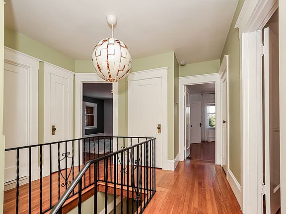 3rd image of 2238 Lakeshore Ave