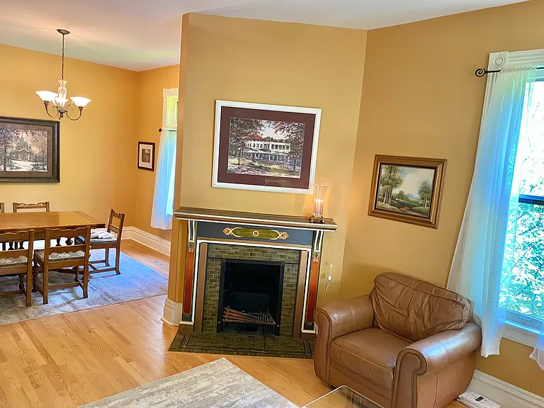 42 Isabel St W — Photo 1