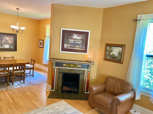 42 Isabel St W, Saint Paul, MN 55107