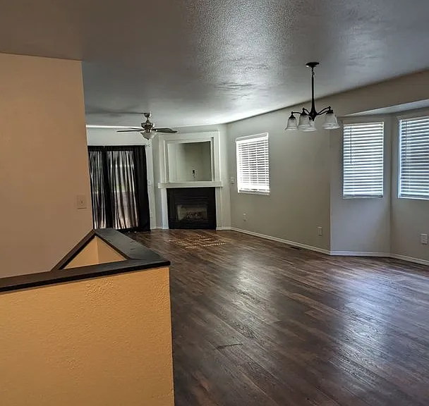 5444 Hicks Dr — Photo 3