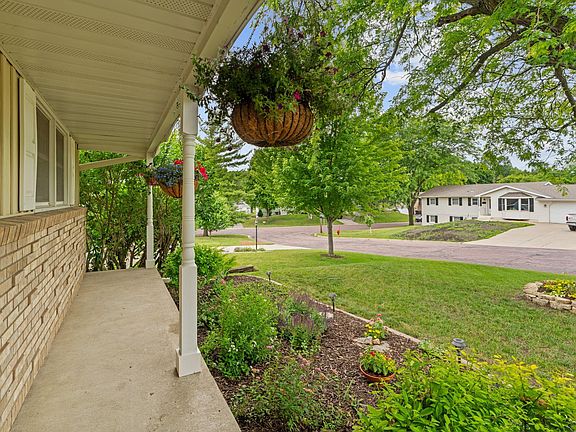 3rd image of 137 Atwood Dr