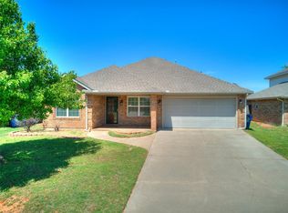 547 W Shadow Ridge Way, Mustang, OK 73064