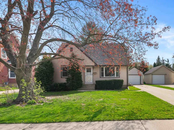 348 Juneau Ave, Juneau, WI 53039