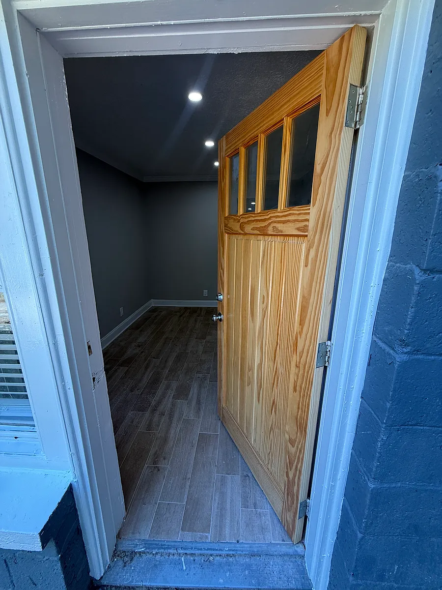 Front door - 1204 Eastridge Rd SW #B