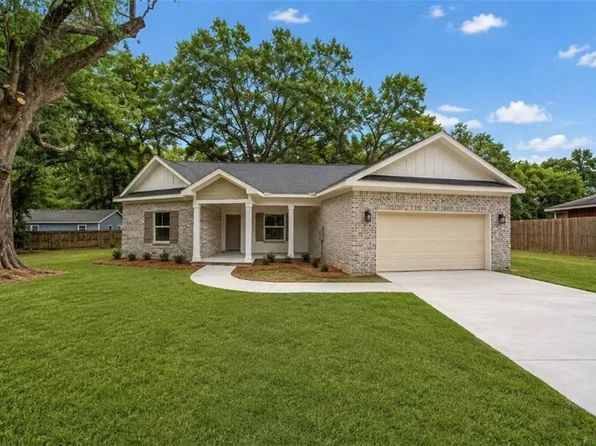 7051 Country Oaks Dr N, Irvington, AL 36544