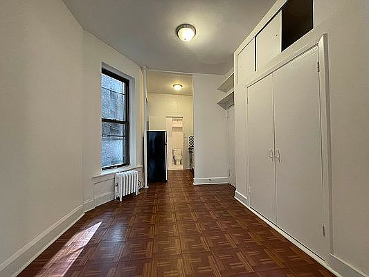5th image of 219 E 85th St APT 4RE
