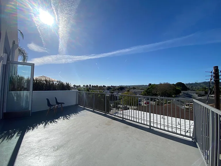 5300 W Adams Blvd #303 — Photo 16