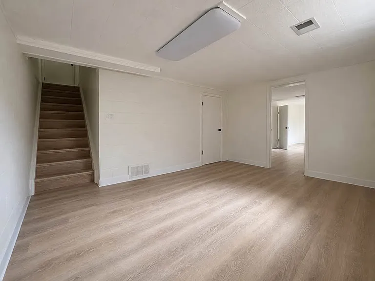 940 N 68th St — Photo 26