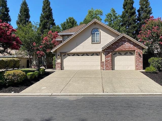 1st image of 2219 Banbury Cir