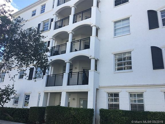 4th image of 3255 NE 184th St APT 12209