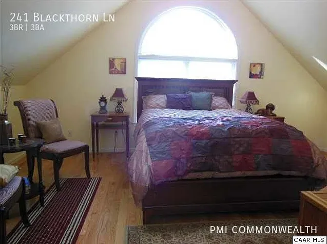 241 Blackthorn Ln — Photo 12