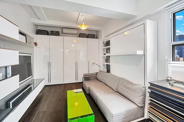 Rented by Compass | media 31