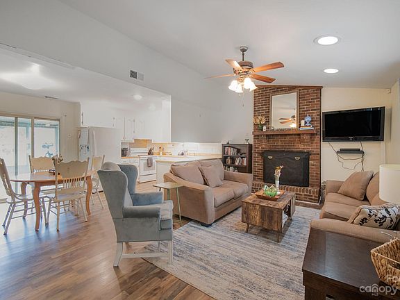 4th image of 202 Dawn Dr