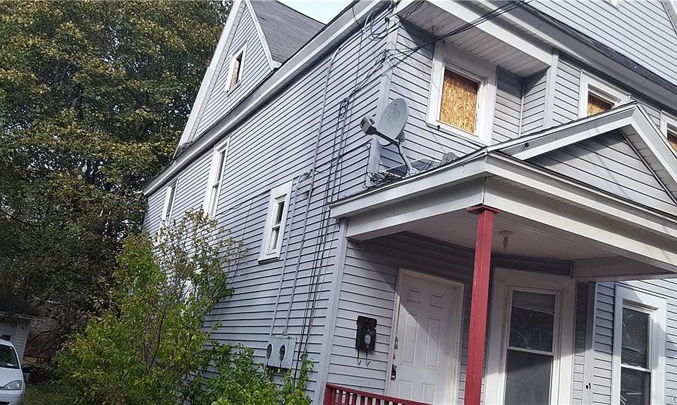 2nd image of 126 Hartson St