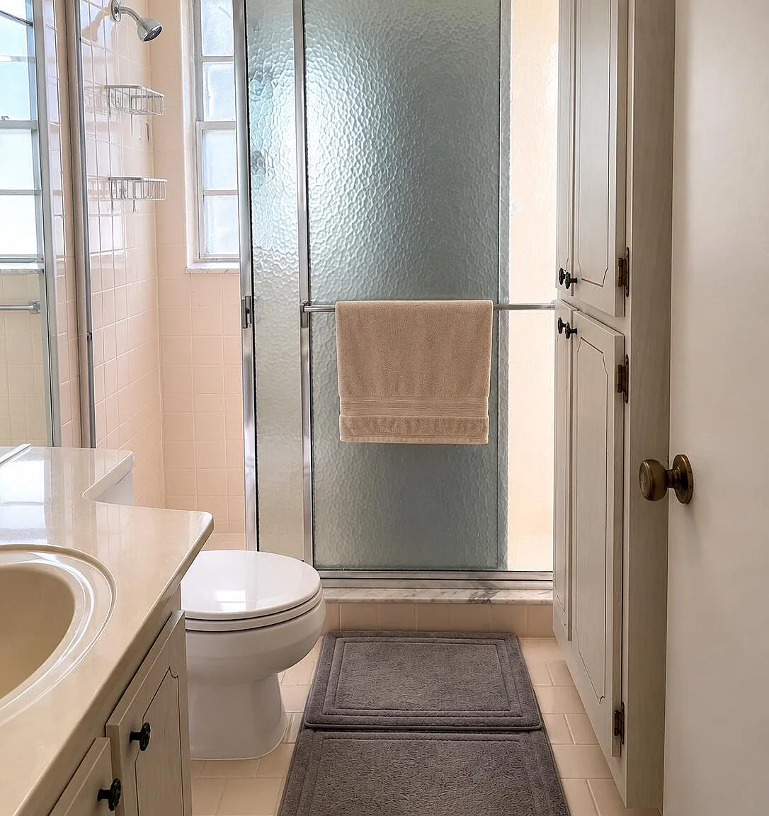 2 bed, 1.5 bath, 819 sqft, $1,800 — Photo 4