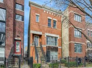 1318 W Grenshaw St #B, Chicago, IL 60607