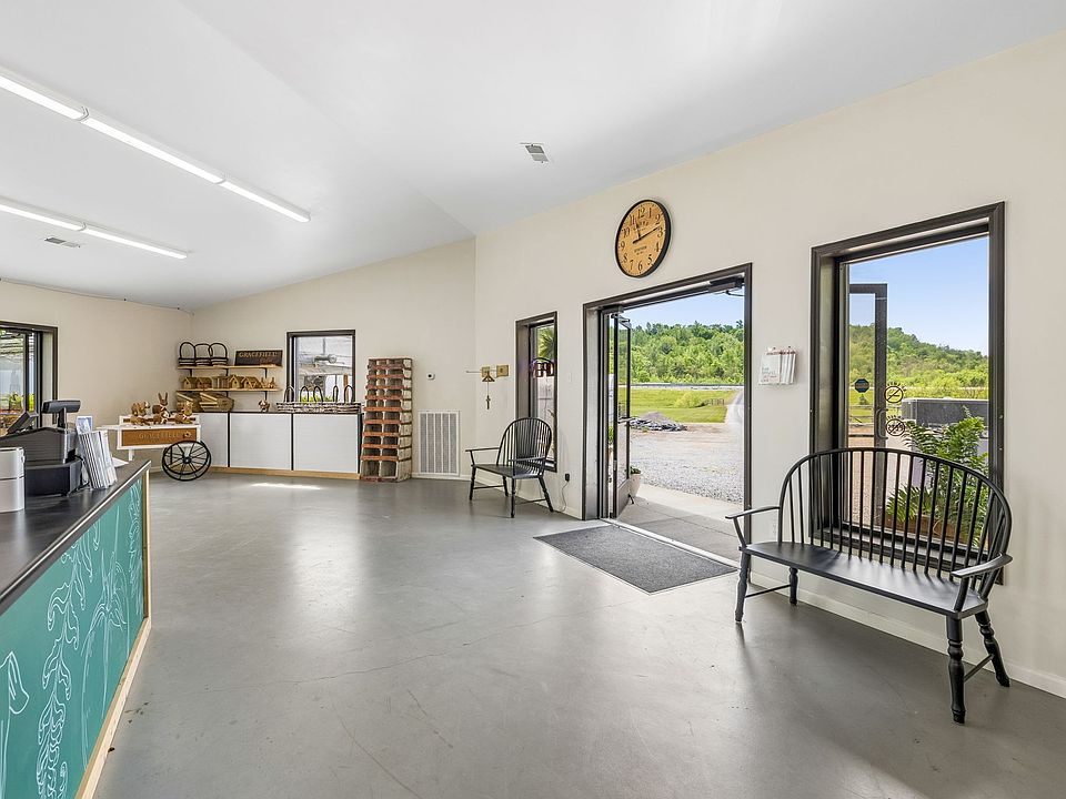 25th image of 2461 Bodenham Rd