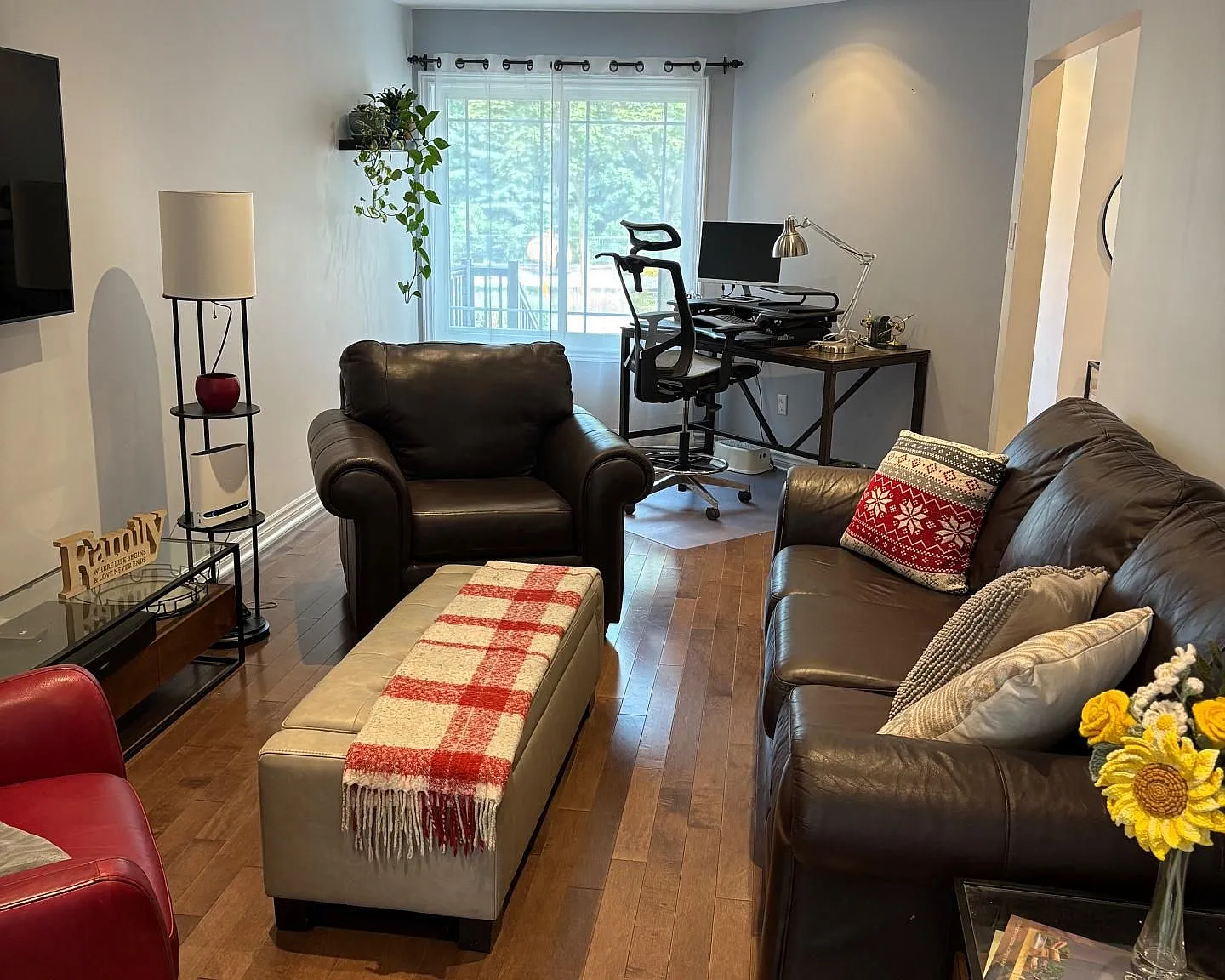 4 bed, $4,500 — Photo 2