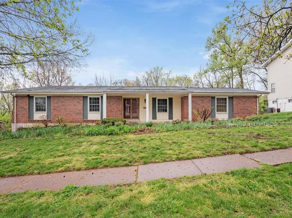 708 Bitterfield Dr, Ballwin, MO 63011