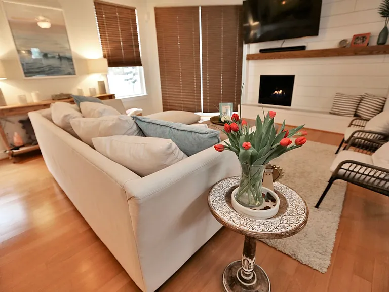 613 Lake Dr — Photo 11