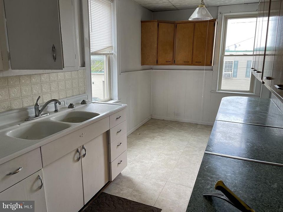 2 N Church St, Quarryville, PA 17566 Zillow