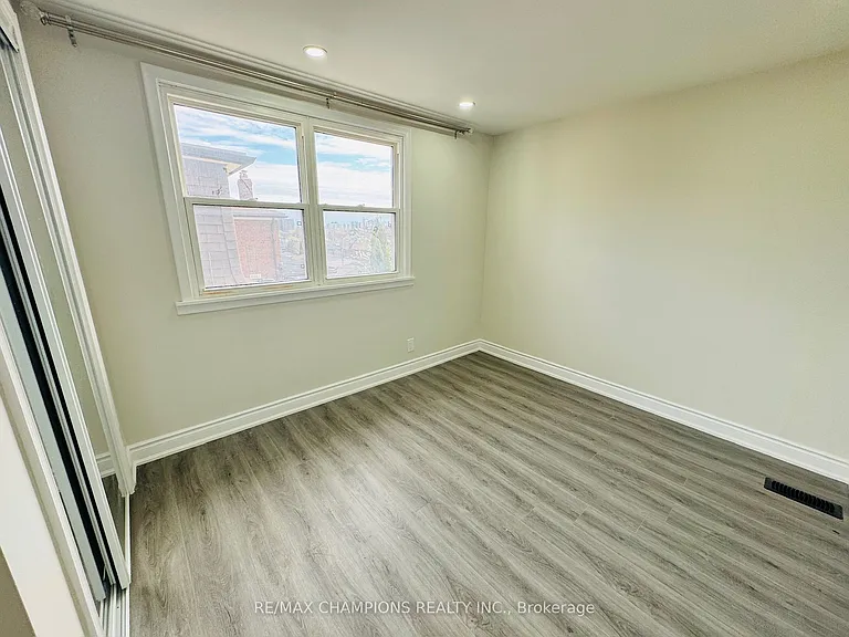 196 Caledonia Rd #2 — Photo 15