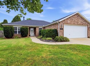 905 SW Sandrock Rd, Bentonville, AR 72712