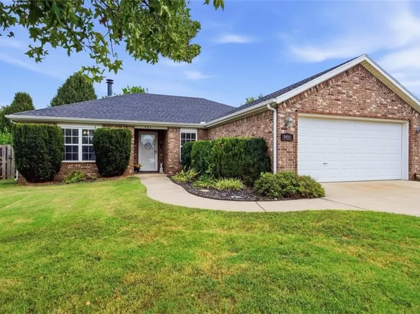 905 SW Sandrock Rd, Bentonville, AR 72712