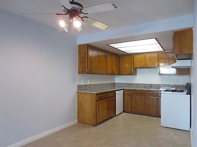 3rd image of 3102 Bagley Ave APT 5
