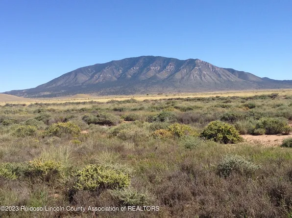 218 Calico Rd, Carrizozo, NM 88301