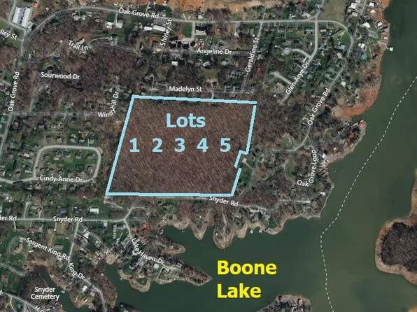 5 Snyder Rd, Johnson City, TN 37615