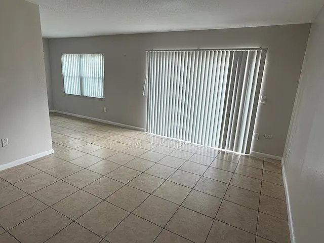 Pacifico Apartments — Photo 7