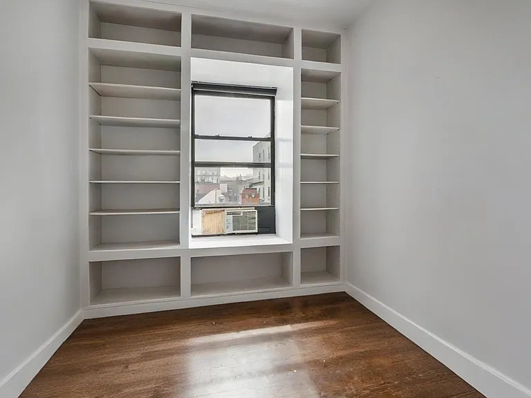411 Manhattan Ave #9 — Photo 12
