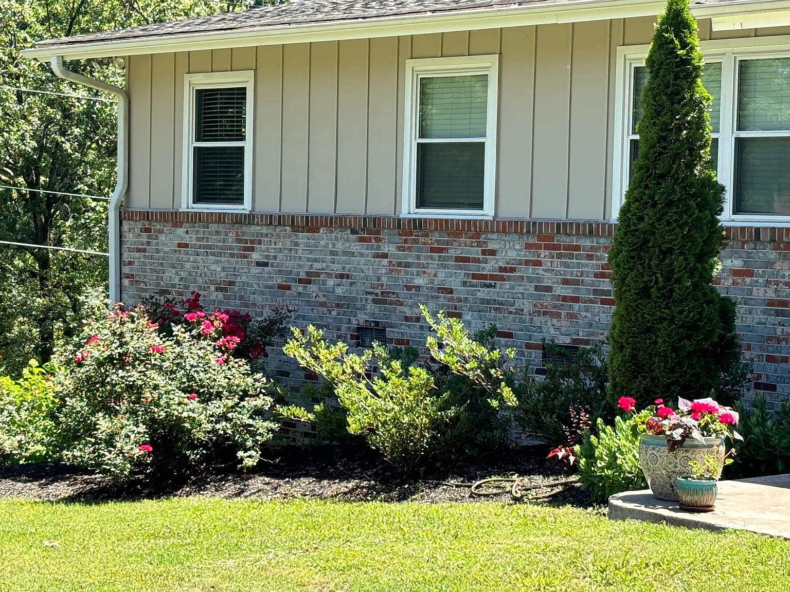 3 bed, 1200 sqft, $2,700 — Photo 3