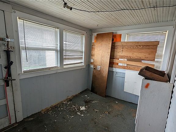 5th image of 722 Oak Ave