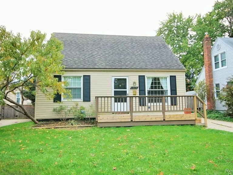 1313 Royal Ave — Photo 1
