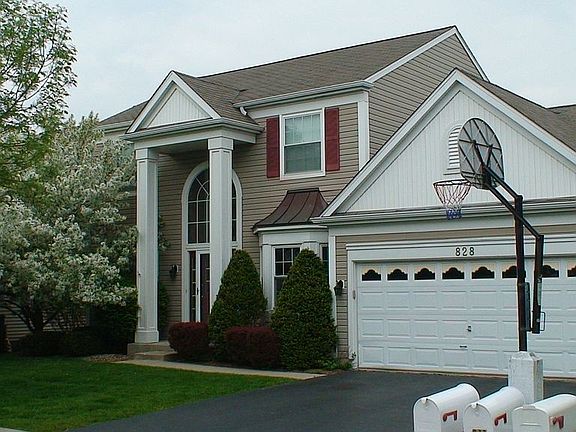 2nd image of 828 Tylerton Cir