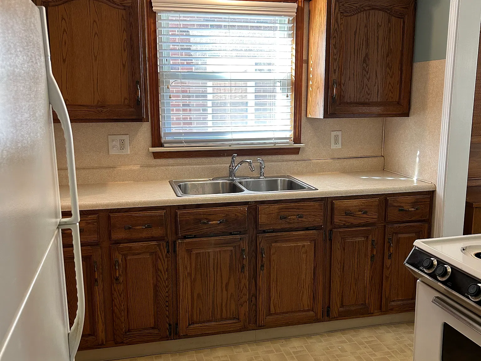 3 bed, 1.5 bath, 986 sqft, $1,800 — Photo 2