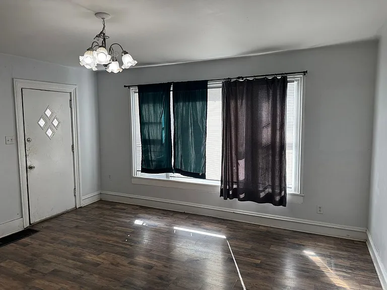 1709 Francis St — Photo 3