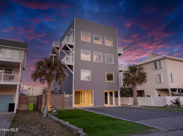 106 Charlotte Avenue, Surf City, NC 28445