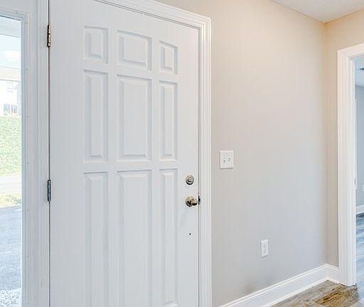 5th image of 220 Twisted Oak Dr